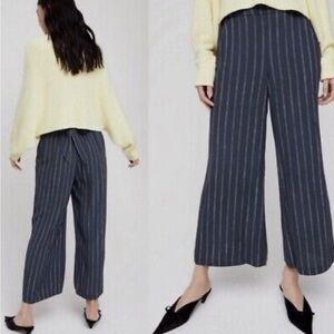 Aritzia Wilfred FAUN PANT Pinstripe Cropped Wide Leg Pant Gray &‎ White S